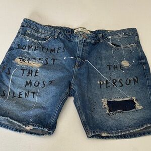 2Y Premium Street Fashion Graffiti  “Casper” 
Shorts